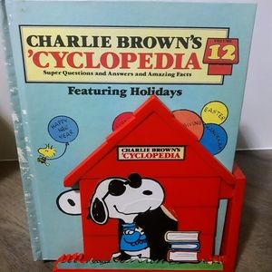 Vintage 1980's Charlie Brown's ‘Cyclopedia Complete Set Books 1 - 12 Book Shelf